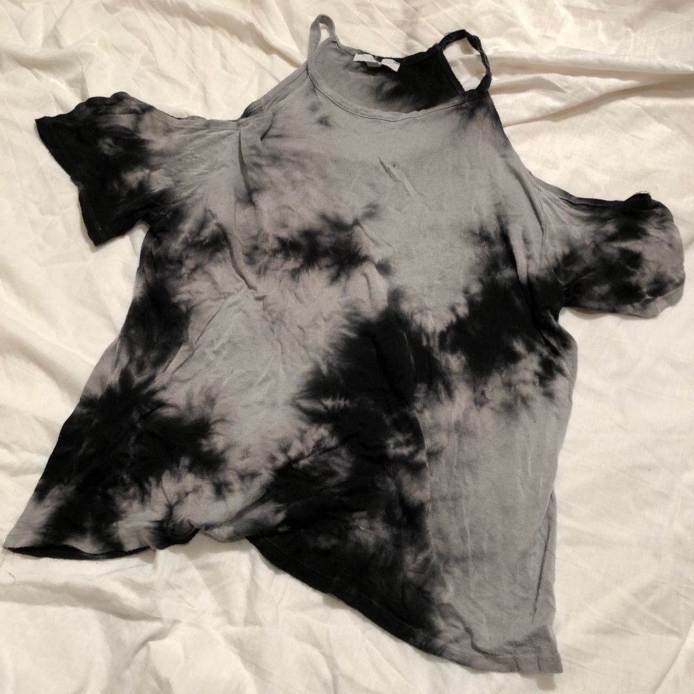 American Eagle off the shoulder shirt